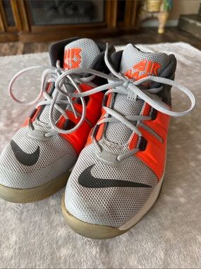 Nike Air Max  Athletic Sneakers, size 7Y